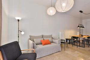 2 BD Lycabettus Stylish Apartment by Live&Travel