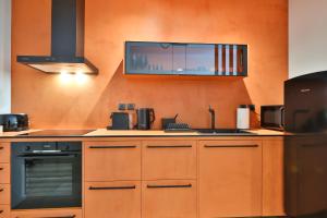 2 BD Lycabettus Stylish Apartment by Live&Travel