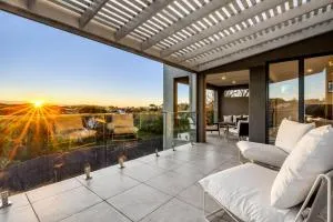 Sea Breeze Sorrento -Shops 280m Beach 800m-12pax - بورتسي