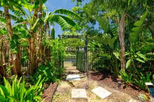 3 Bedroom Tropical Oasis in Jax Beach