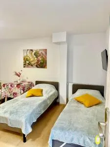 Apartament nr 1 lub 2 przy Sali Kominkowej - Zendek