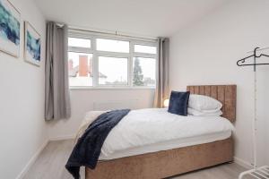 Comfy 3 Bedroom Home - Merseyside
