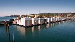 Sea Diva - luxury boathouse 