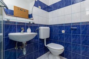 Apartments by the sea Igrane, Makarska - 22690