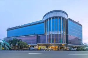 Grand Edge Hotel Semarang - Candi