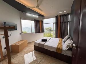 Serenehills Retreat with Hilltop pool