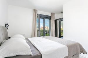 Family friendly house with a swimming pool Kastel Stafilic, Kastela - 23486