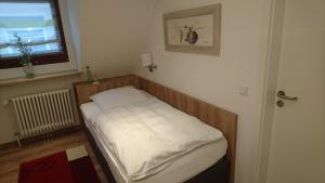 Budget Single Room room in Gasthof Weißes Lamm