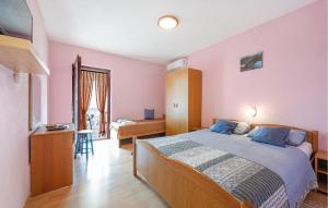 Nice Apartment In Primosten With House Sea View 