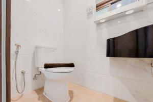 Wonderful Studio Apartment at Sky House Alam Sutera By Travelio