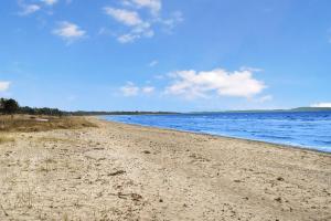 Flot Arkitekttegnet Feriehus Tæt På God Sandstrand