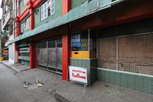 RedDoorz near Pasay Rotonda
