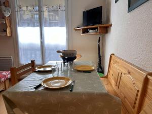 Studio à Risoul 1850, 4 couchages, proche pistes - FR-1-330-584