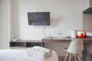 Brand New and Comfort Studio at Vasaka Solterra Apartment By Travelio