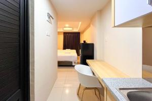 Minimalist Studio at De Prima Apartment Medan By Travelio