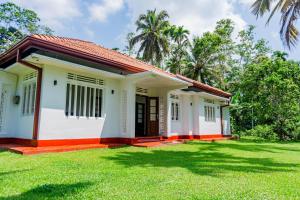 Red Araliya Villa Weligama
