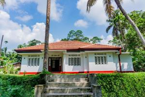 Red Araliya Villa Weligama