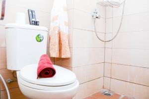 Strategic and Comfy Studio Apartment at Margonda Residence 5 By Travelio