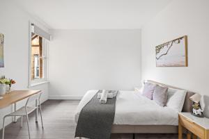 Rustic Double Room - Central Location in Kensington - Shared Bathroom