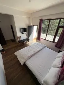 Pinewood Guesthouse - Mongar