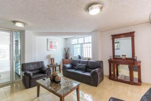 Suites Poliforum Inn