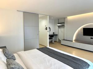 Suite Gia Đình Deluxe (Deluxe Family Suite)