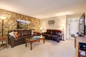 A105 Lake Cliffe condo