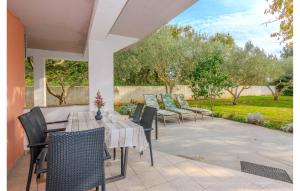 Beautiful Apartment In Zaton With Wifi