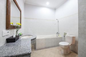 4-BR Private Pool Legian Villa, 5-min walk to beach and shops