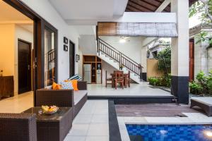4-BR Private Pool Legian Villa, 5-min walk to beach and shops