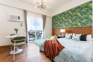 617A Condotel Near Airport &Mall with Pool,Gym,Netflix