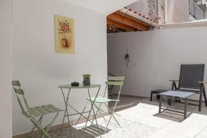 Debbies cozy 2bdr - 2bth apt near Acropolis