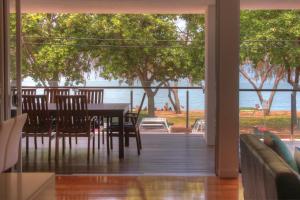 Maggies Beachfront Apartment 10