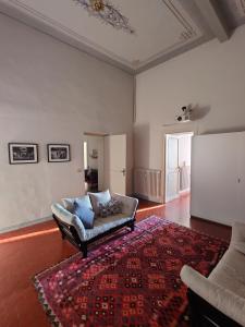 Elegant historic apartment with stunning sea view