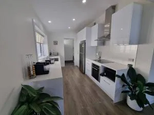 Bar Beach Retreat - Merewether