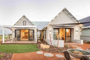 Birdnest Parrot - Witchcliffe