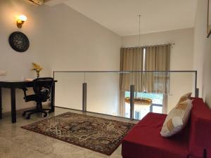 Hostie Evanya - 2BHK Serviced Apartment near Golf Course Road