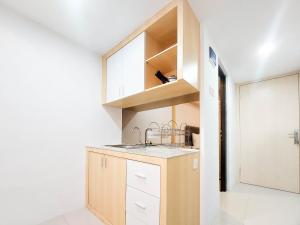 Cozy and Strategic Studio Apartment at De Prima By Travelio