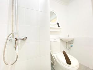 Nice Studio Room at Grand Asia Afrika Apartment By Travelio