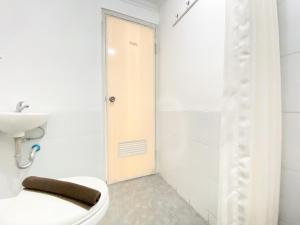 Nice Studio Room at Grand Asia Afrika Apartment By Travelio