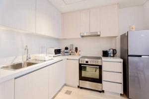 1BR Stylish Luxury Modern Home Yas Island 427WE B10