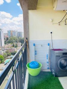 Kilimani Vacation one and half bedroom- Netflix - near shopping mall and 2mns to eateries