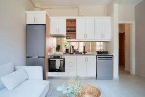 Bright and Cozy 2BR Apt In The Center Of Buyukada