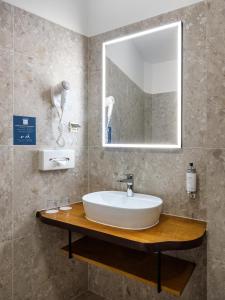 Deluxe Double Room room in Hotel Batory