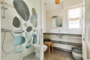Maisons de vacances Grande maison vue riviere pour 8 a St Philibert : photos des chambres