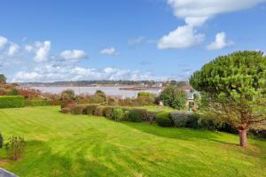 Maisons de vacances Grande maison vue riviere pour 8 a St Philibert : photos des chambres
