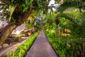 8-BR Private Pool Legian Villa 5-min Walk to Beach and Shops