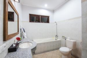 8-BR Private Pool Legian Villa 5-min Walk to Beach and Shops