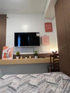 City Stay Studio near Cebu Uptown Pool Netflix Fast Wifi