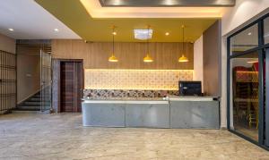 Treebo Imperia, Kommadi